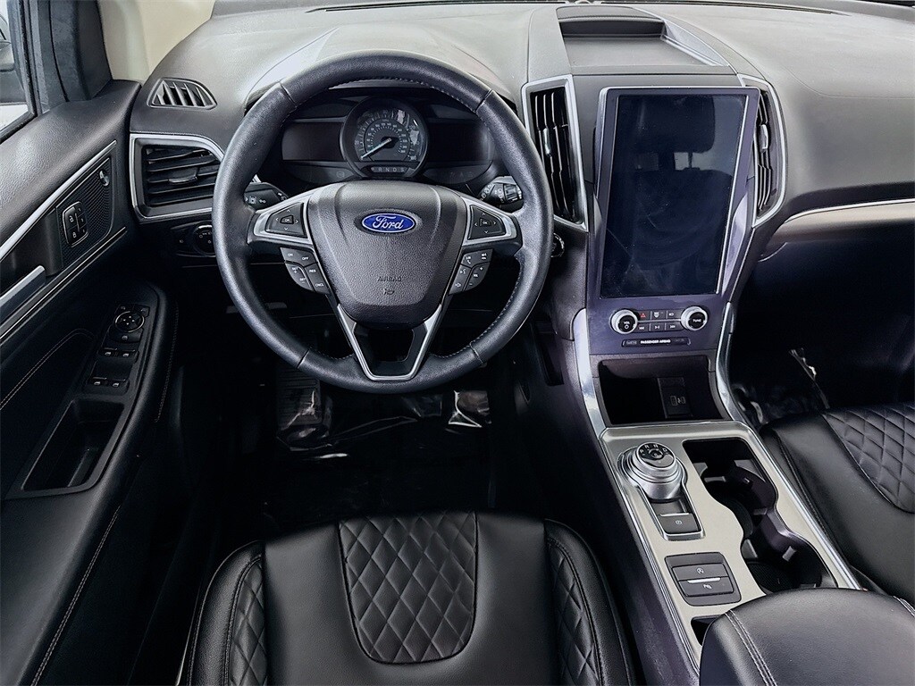 2023 Ford Edge Titanium photo 3