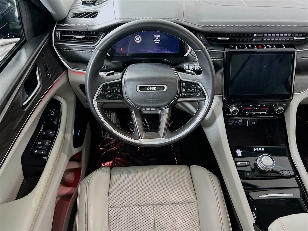 2021 Jeep Grand Cherokee Overland photo 3
