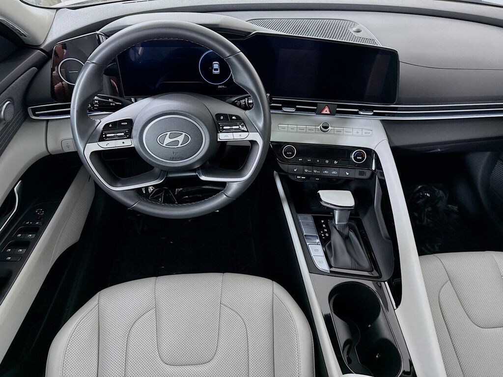 Certified 2025 Hyundai Elantra Limited Sedan