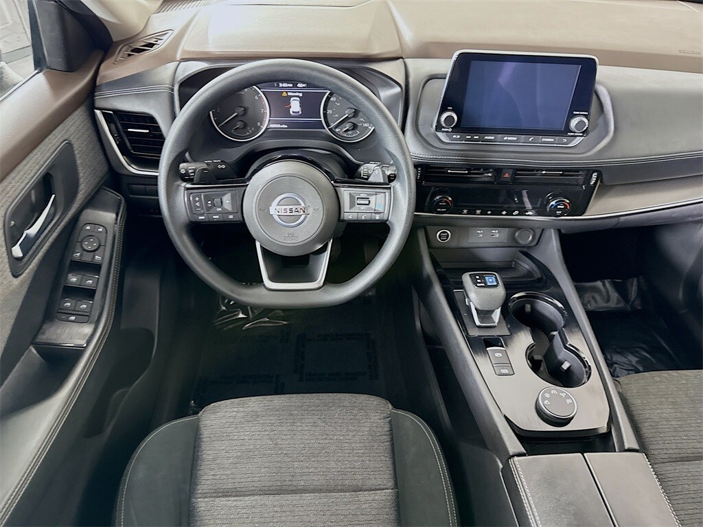 2021 Nissan Rogue SV photo 3