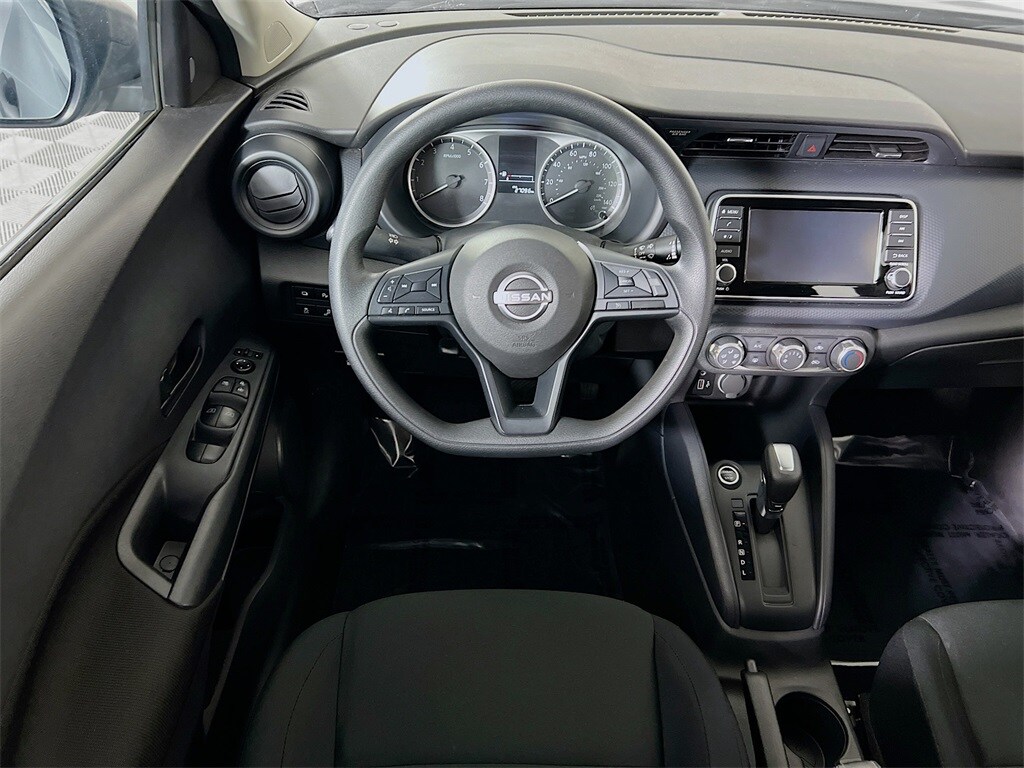 2024 Nissan Kicks S photo 3