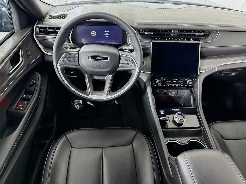 2024 Jeep Grand Cherokee Limited photo 3