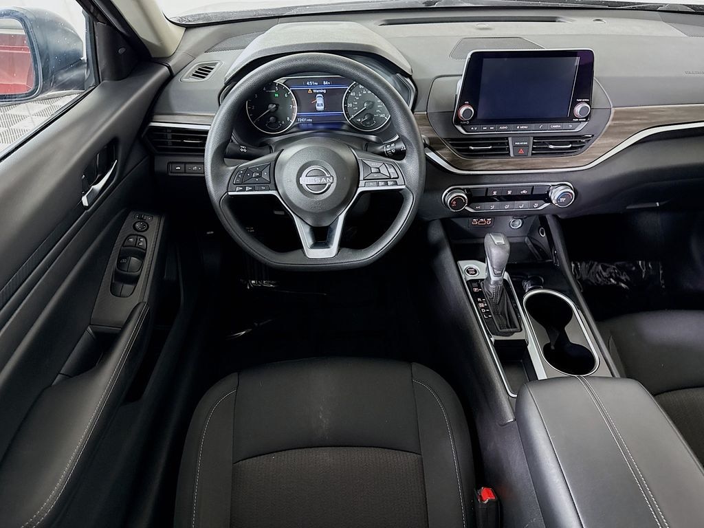 Used 2024 Nissan Altima 2.5 SV Sedan