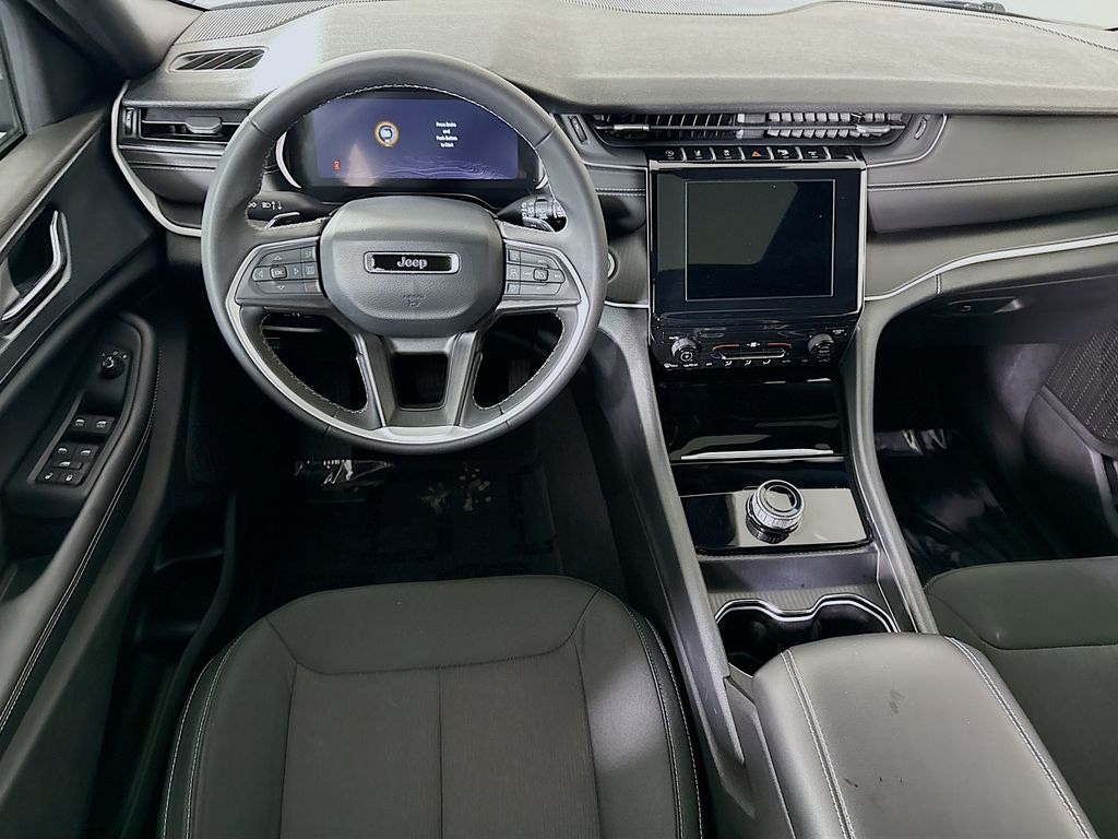 Certified 2025 Jeep Grand Cherokee Laredo SUV