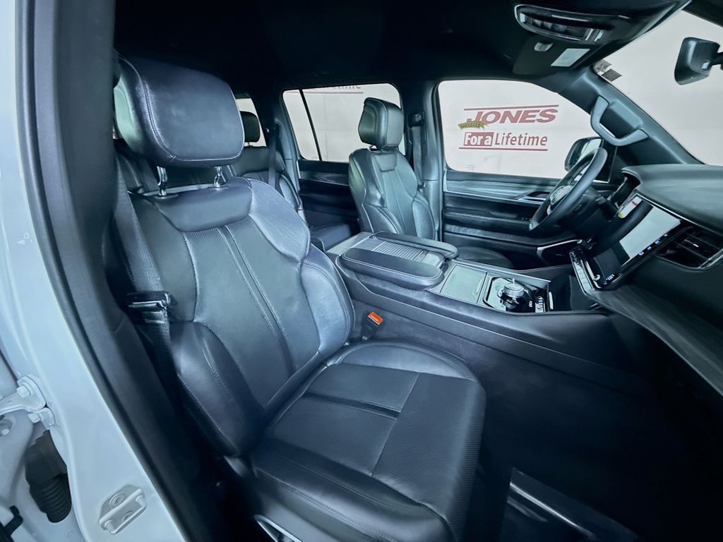 2024 Jeep Wagoneer L Series II - Photo 34