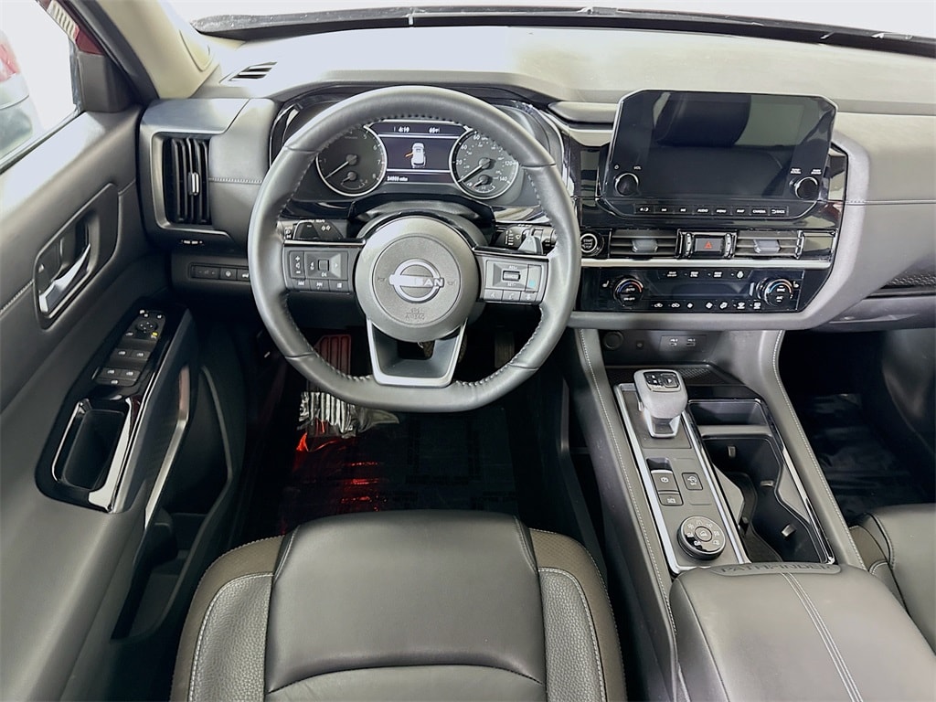 Certified 2024 Nissan Pathfinder SL SUV