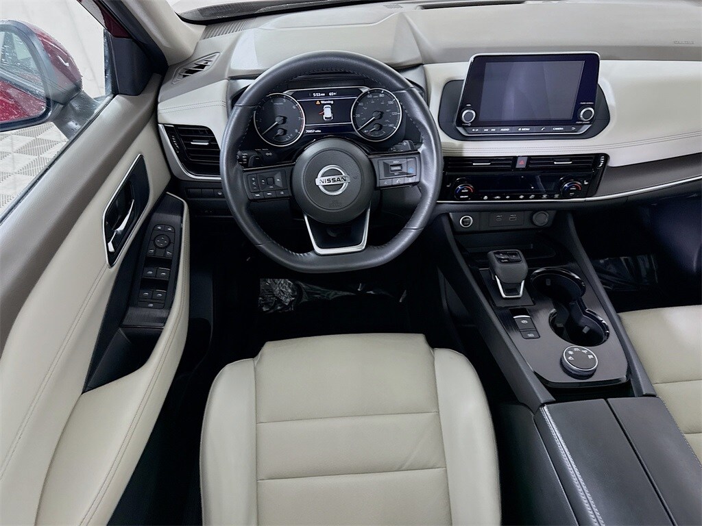 2021 Nissan Rogue SV photo 3