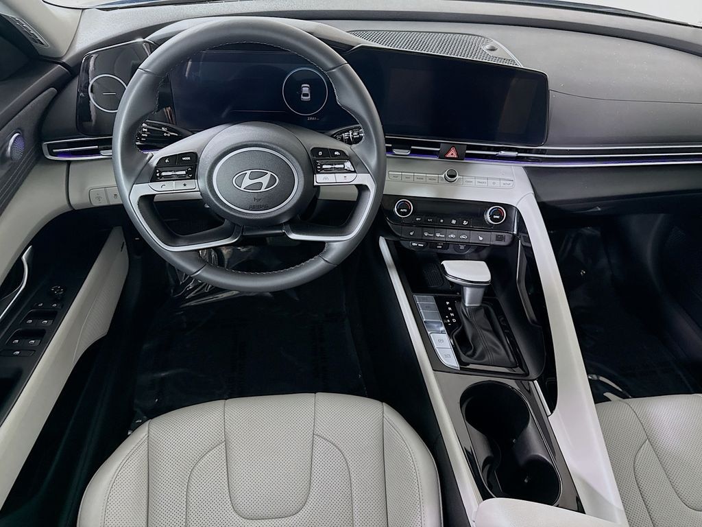 Certified 2025 Hyundai Elantra Limited Sedan