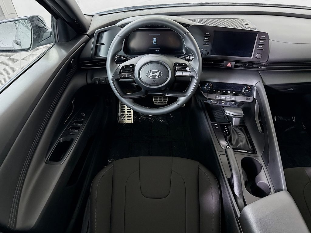 Certified 2025 Hyundai Elantra SEL Sport Sedan