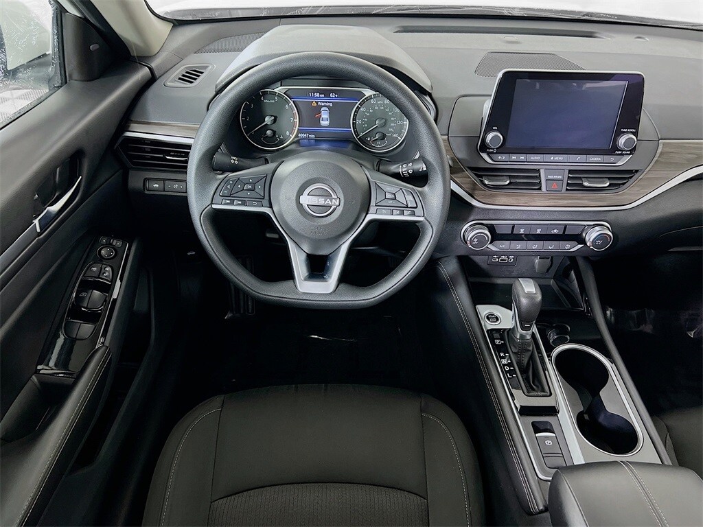 2023 Nissan Altima 2.5 SV photo 3
