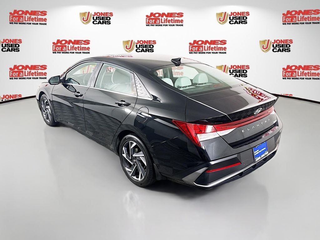 Certified 2025 Hyundai Elantra Limited Sedan