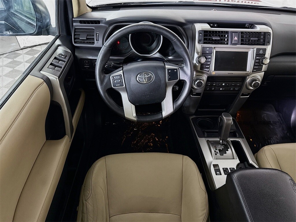 2011 Toyota 4Runner Limited photo 2