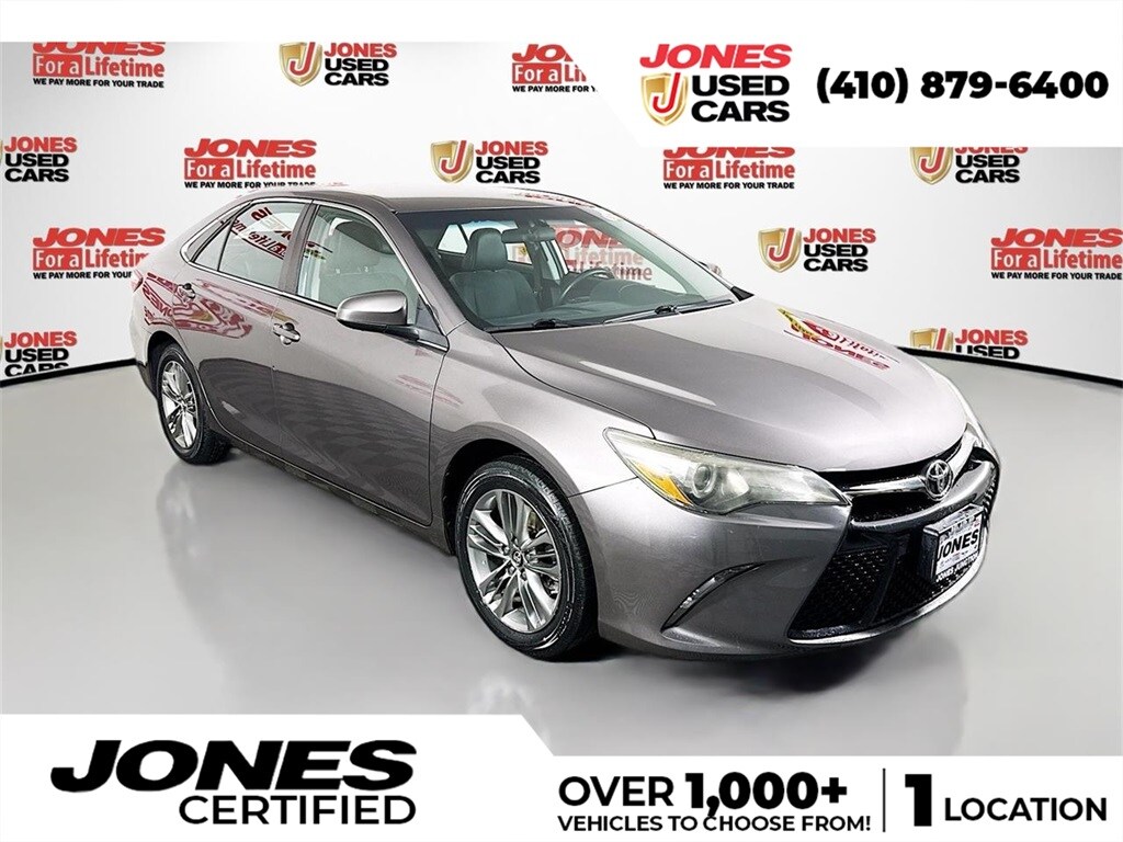 Used 2017 Toyota Camry SE Sedan