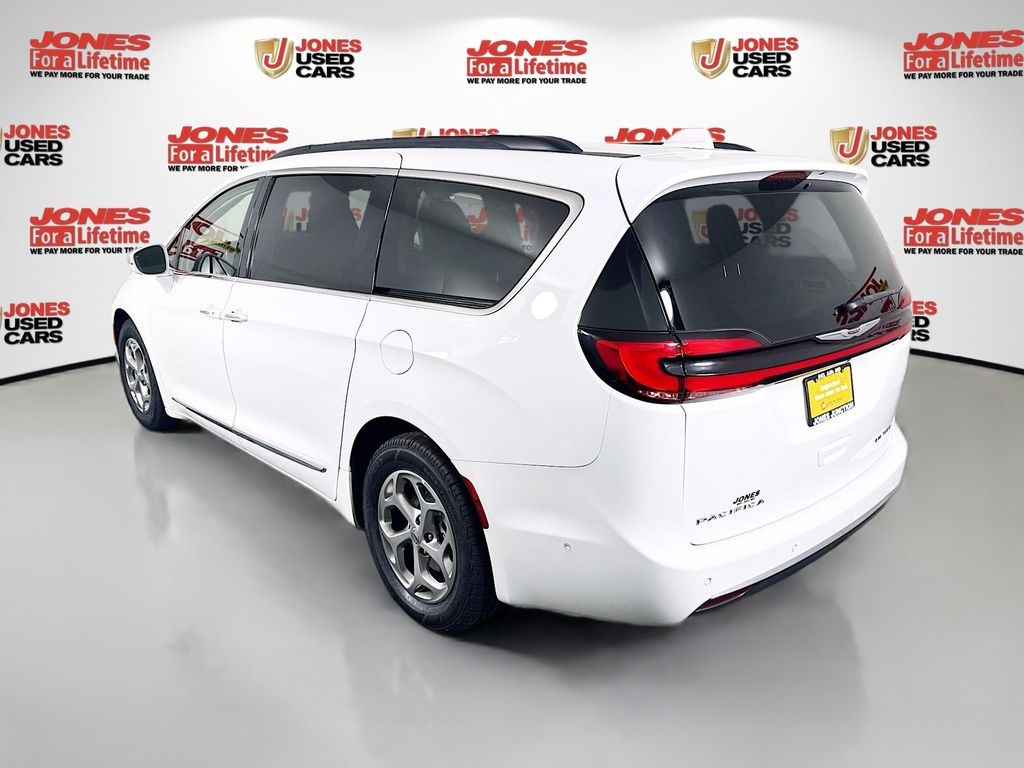 Certified 2022 Chrysler Pacifica Limited Van Passenger Van