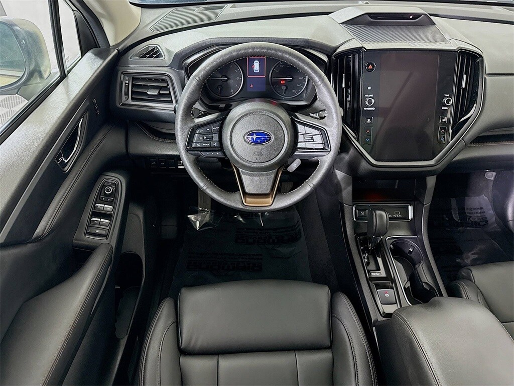 2025 Subaru Ascent Limited photo 3