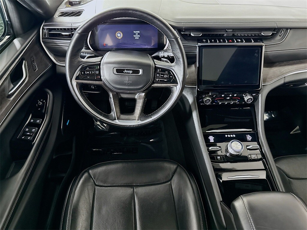 2022 Jeep Grand Cherokee Overland photo 3