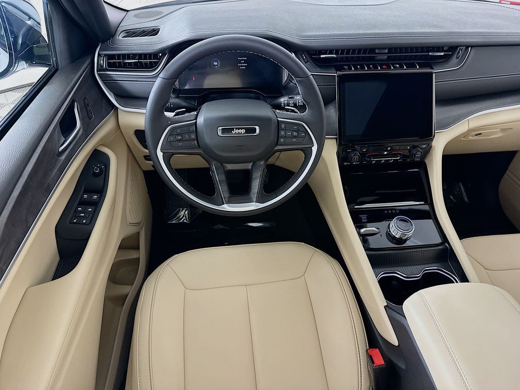 Used 2025 Jeep Grand Cherokee Limited SUV