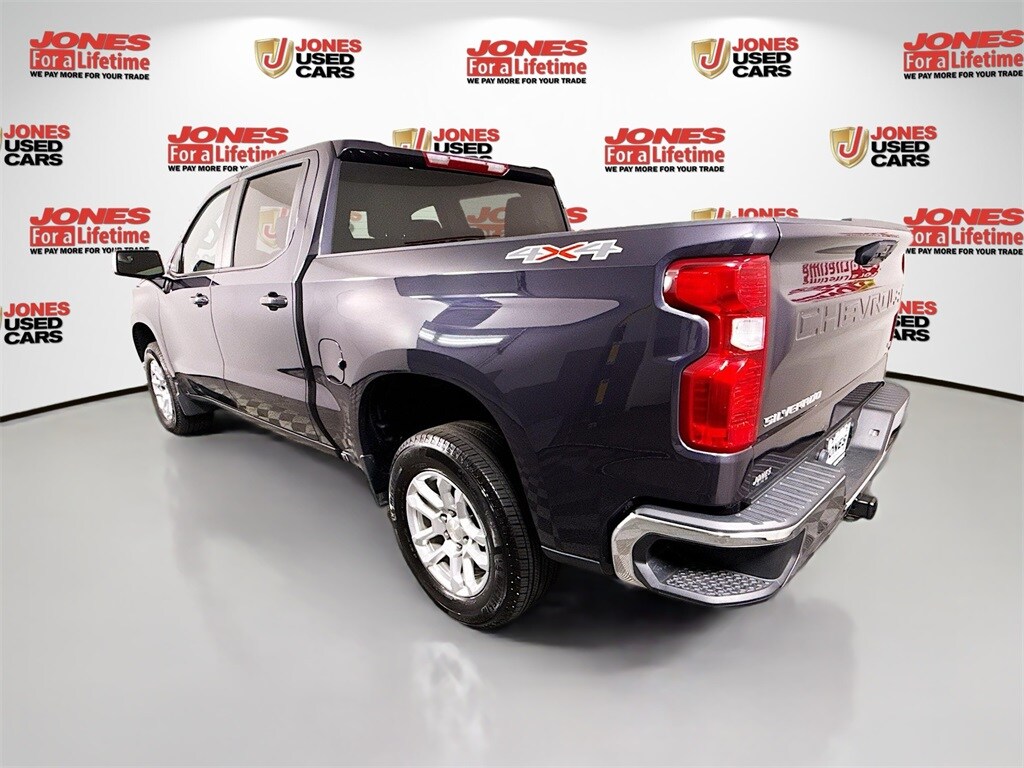 2023 Chevrolet Silverado 1500 LT photo 2