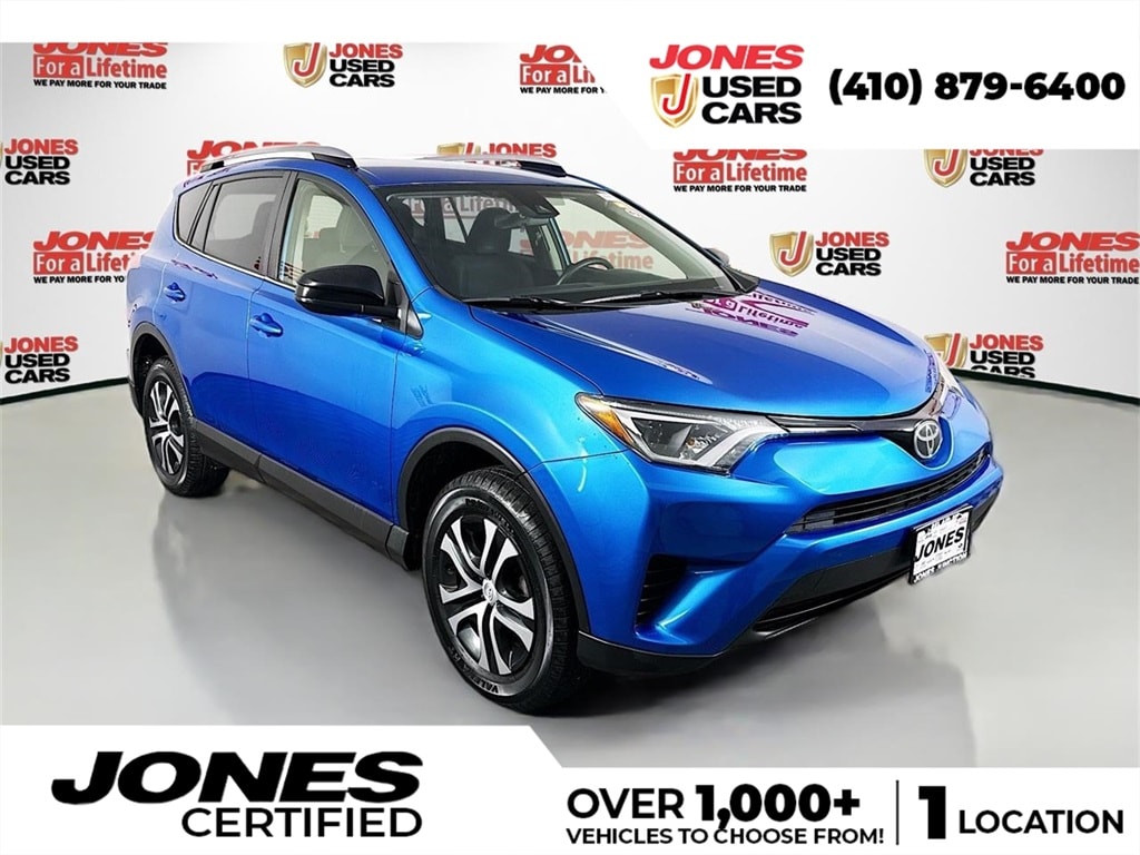 2017 Toyota RAV4 LE's photo