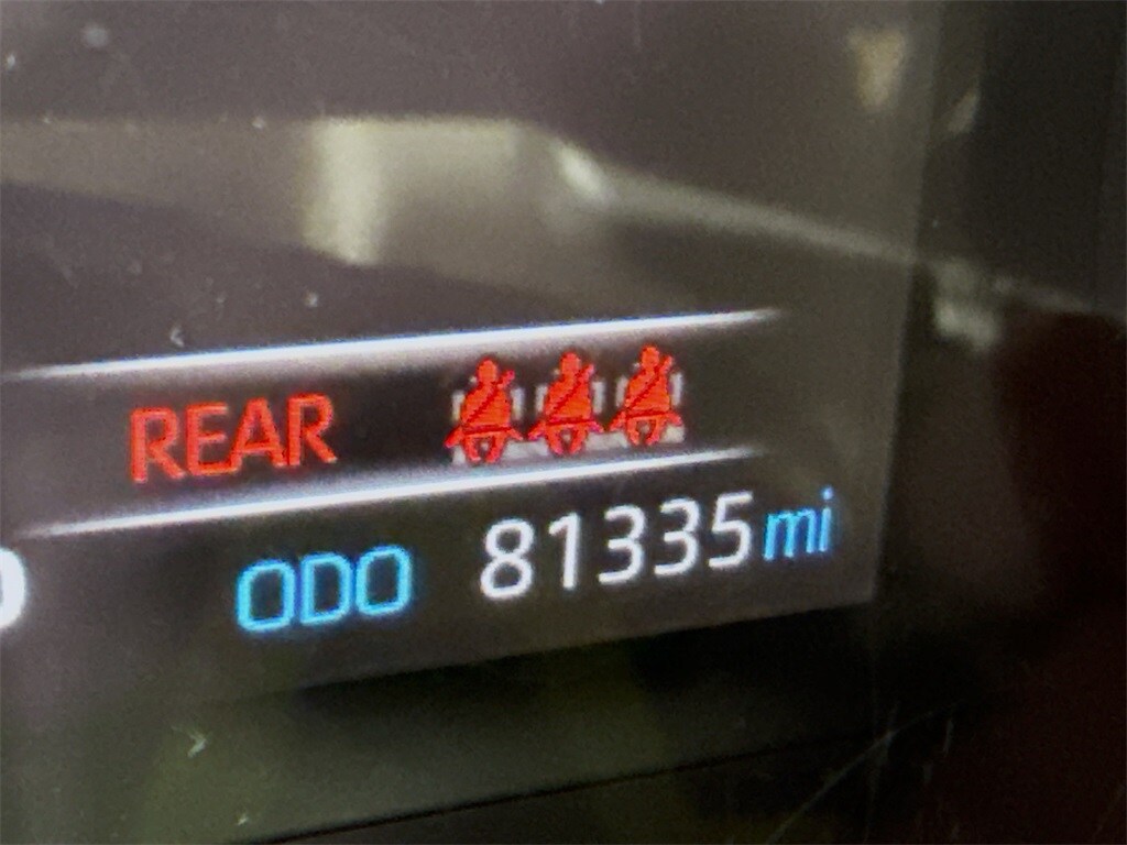 2021 Toyota RAV4 LE photo 4