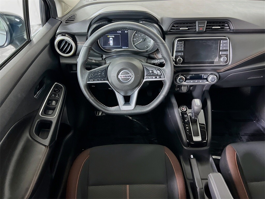 2022 Nissan Versa 1.6 SR photo 3