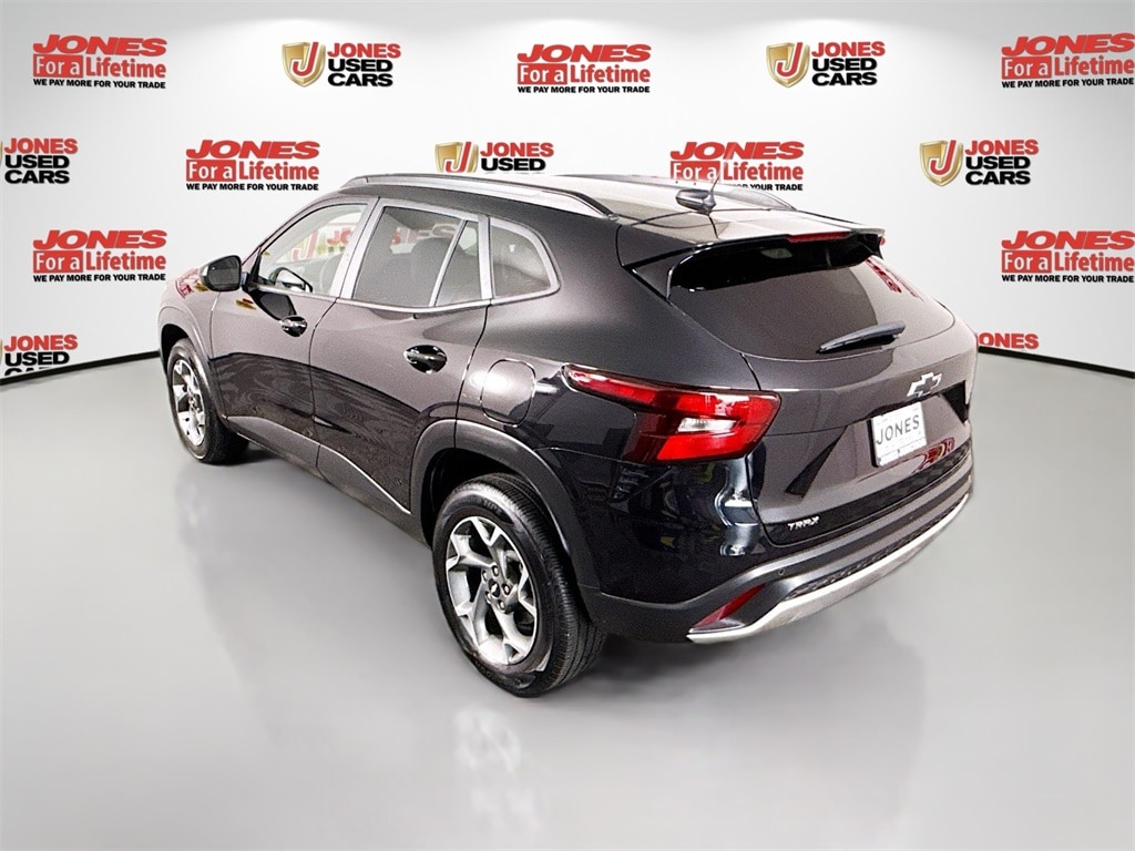 Used 2024 Chevrolet Trax LT SUV