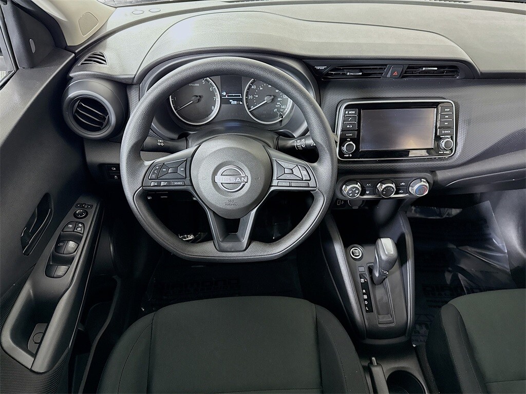 2024 Nissan Kicks S photo 2