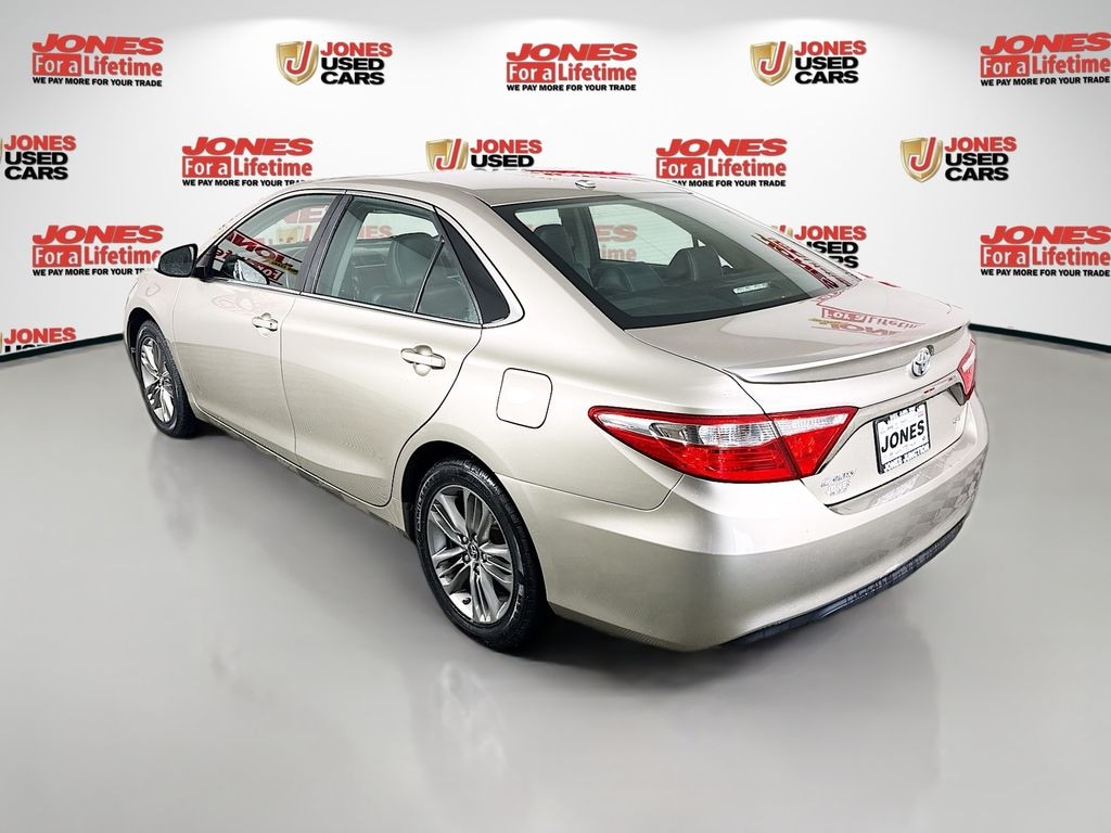 Used 2017 Toyota Camry SE Sedan