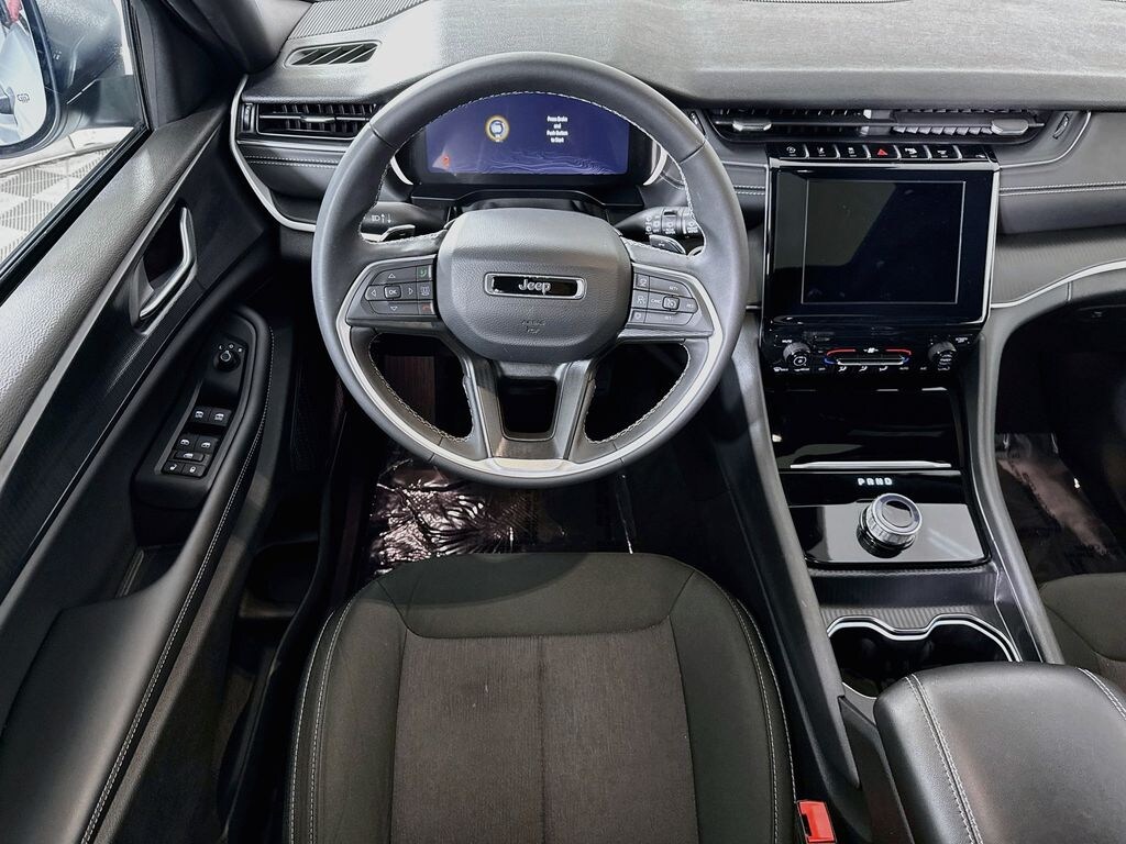 Certified 2025 Jeep Grand Cherokee Laredo SUV