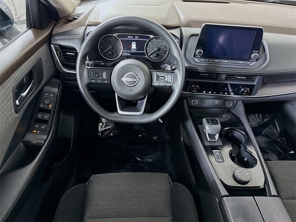 2023 Nissan Rogue SV photo 3