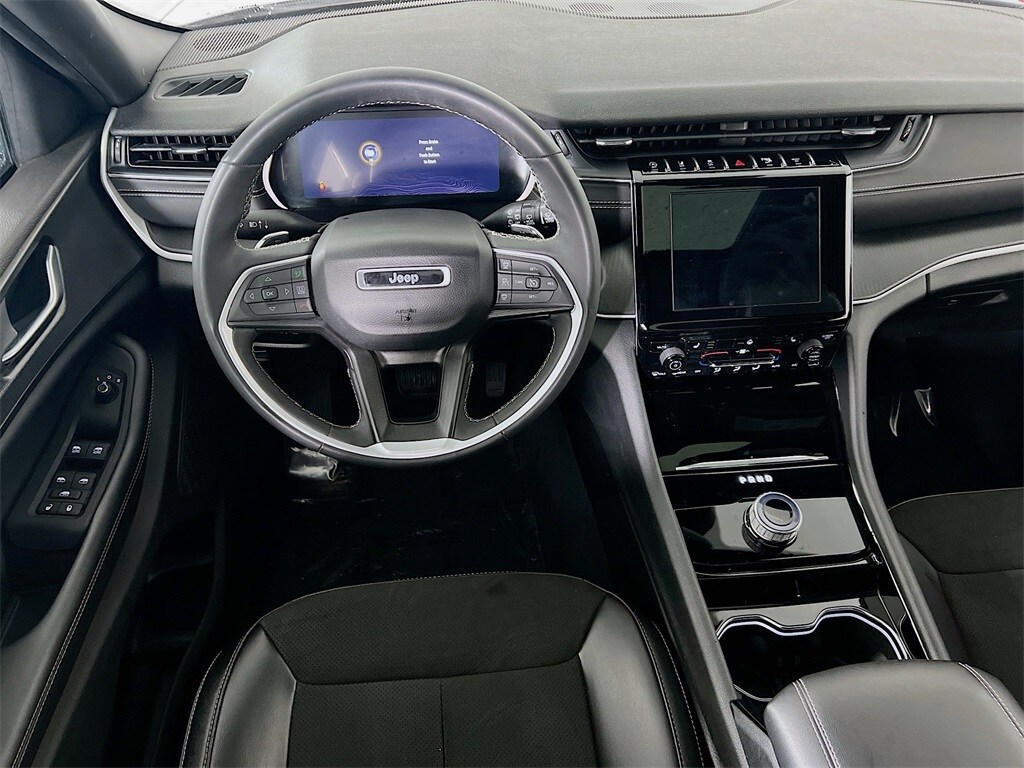 Used 2023 Jeep Grand Cherokee Altitude SUV