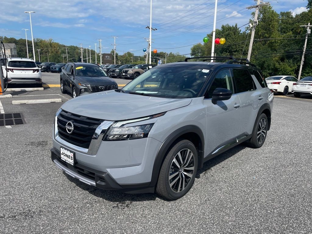 Used 2025 Nissan Pathfinder Platinum SUV
