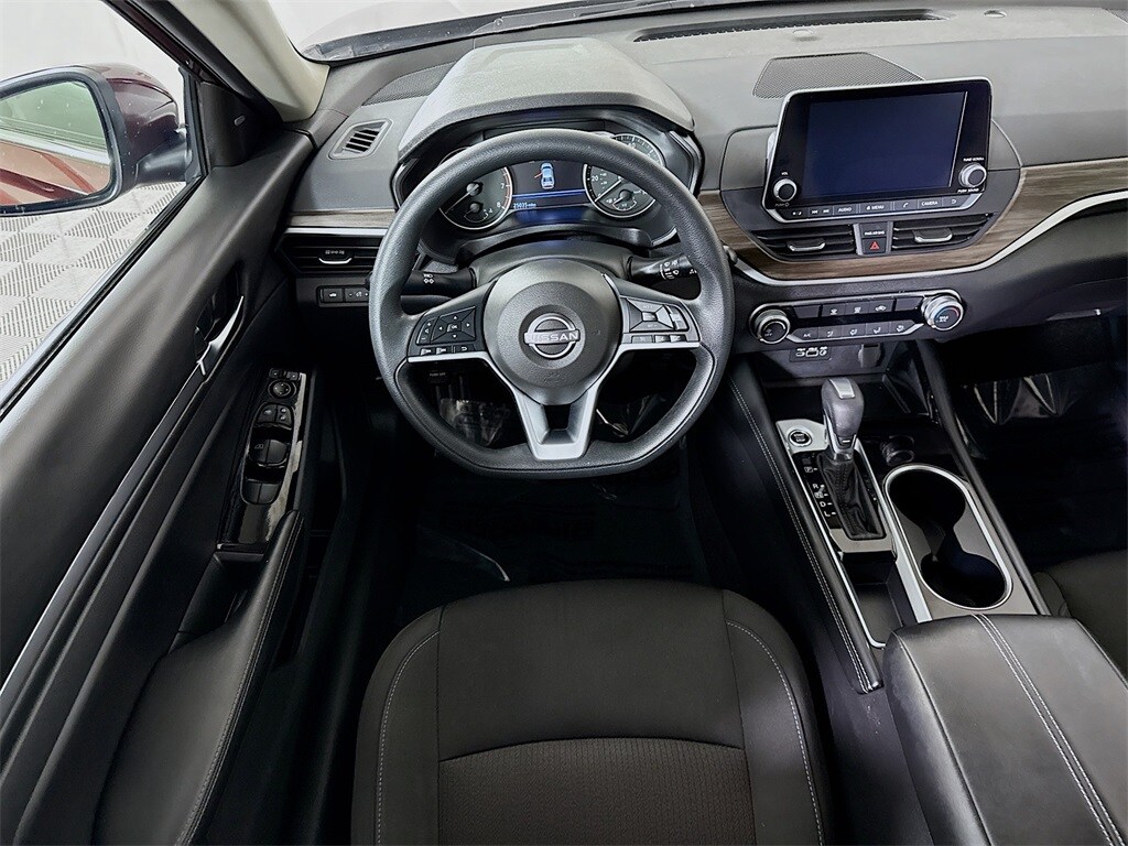 2023 Nissan Altima 2.5 SV photo 2