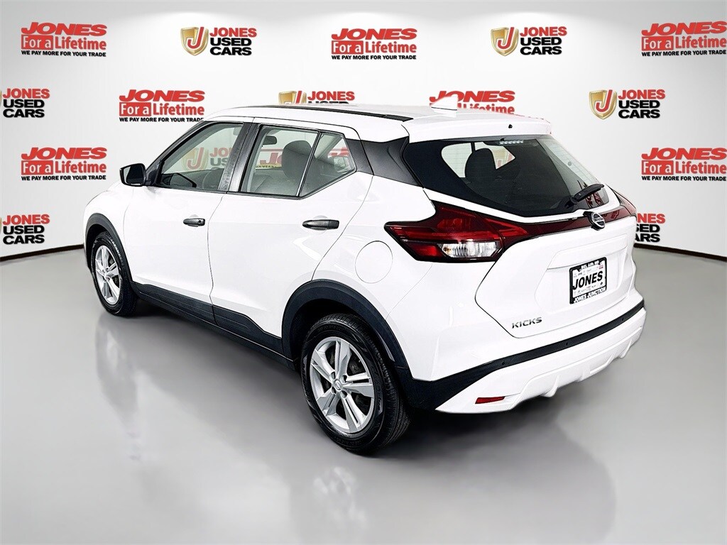2021 Nissan Kicks S photo 2