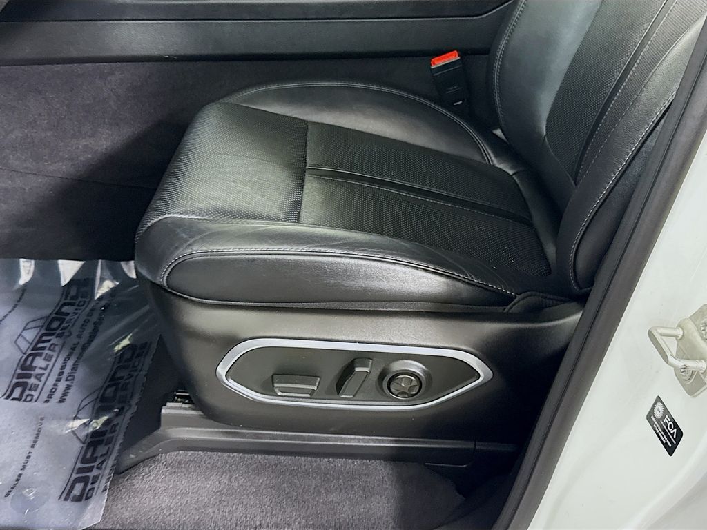 2024 Jeep Wagoneer L Series II - Photo 25