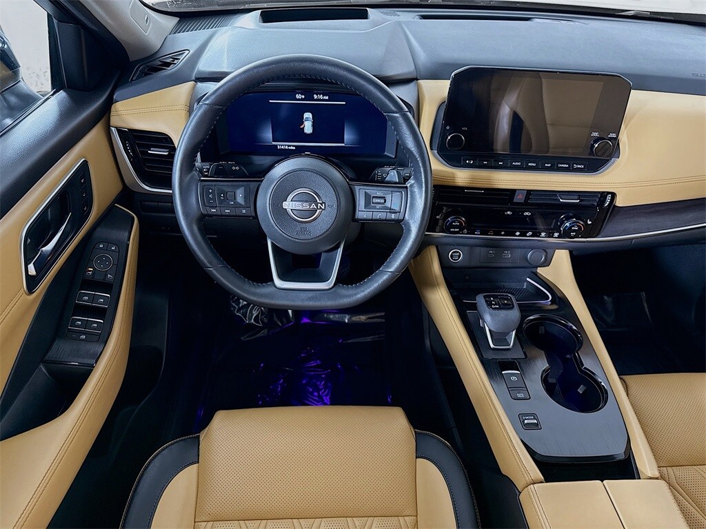 2023 Nissan Rogue Platinum photo 2