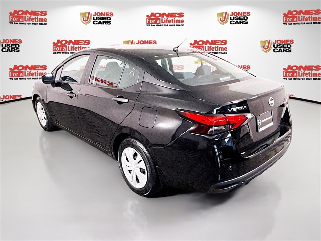 2023 Nissan Versa 1.6 S photo 2