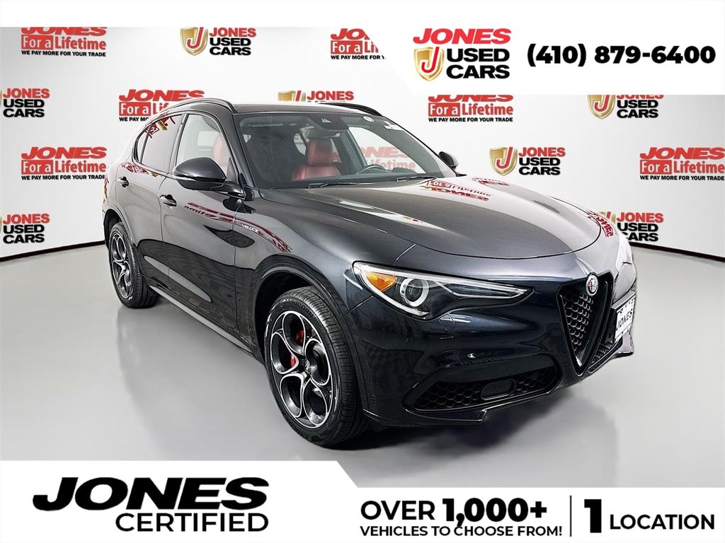2023 Alfa Romeo Stelvio Veloce AWD's photo