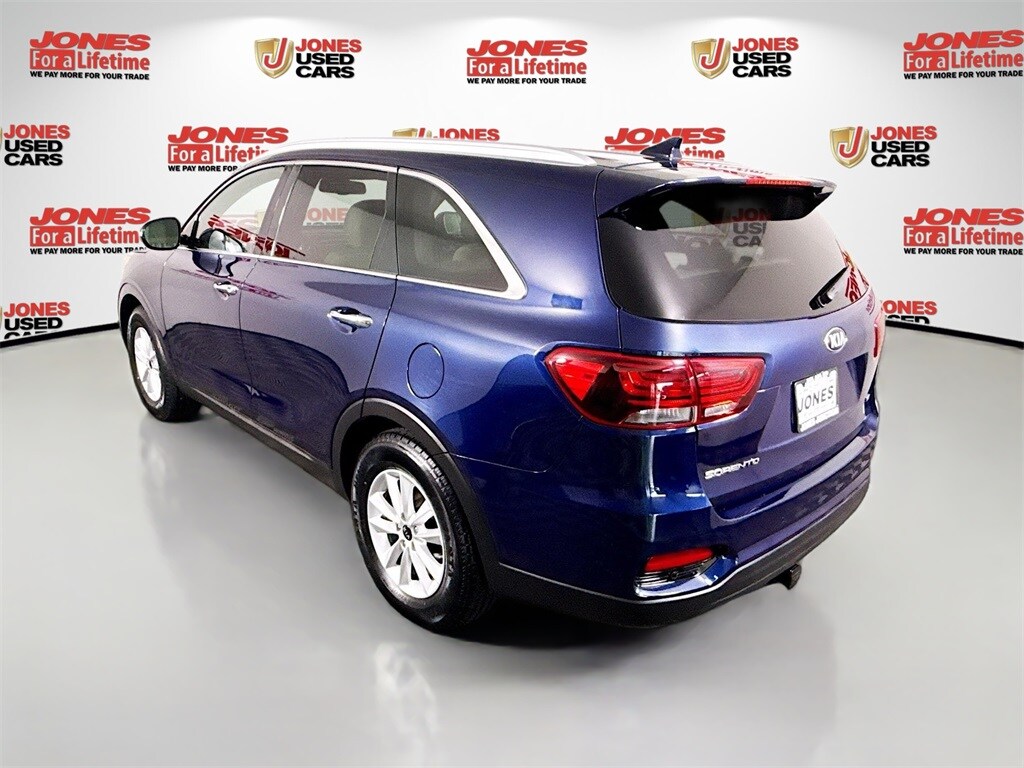 2019 Kia Sorento LX photo 2