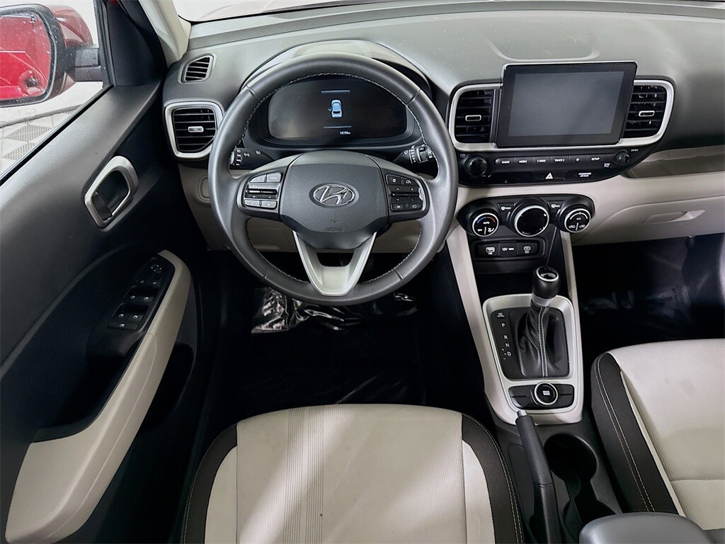 Used 2025 Hyundai Venue SEL SUV