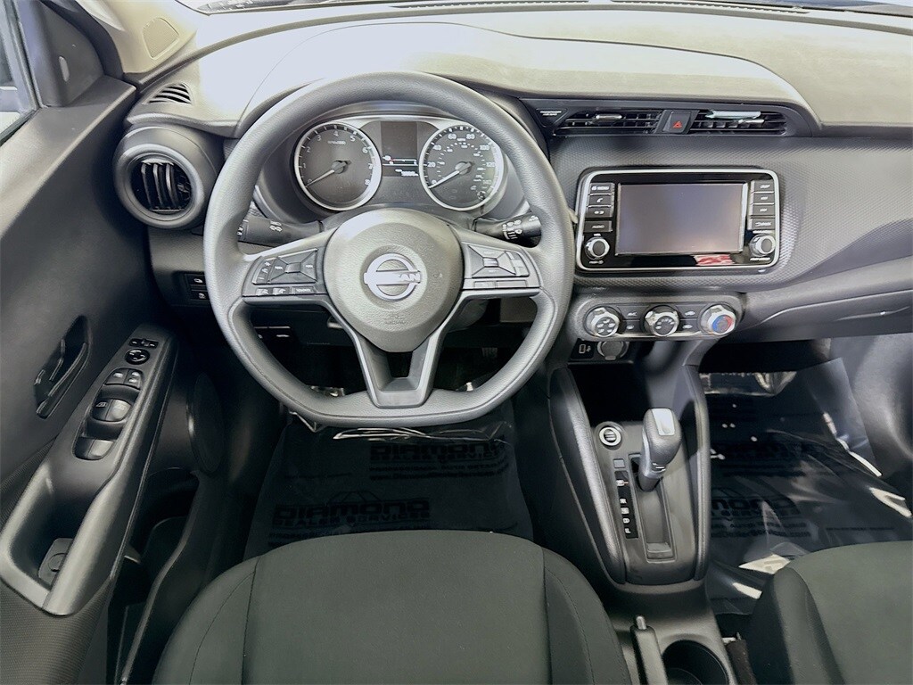 2024 Nissan Kicks S photo 3