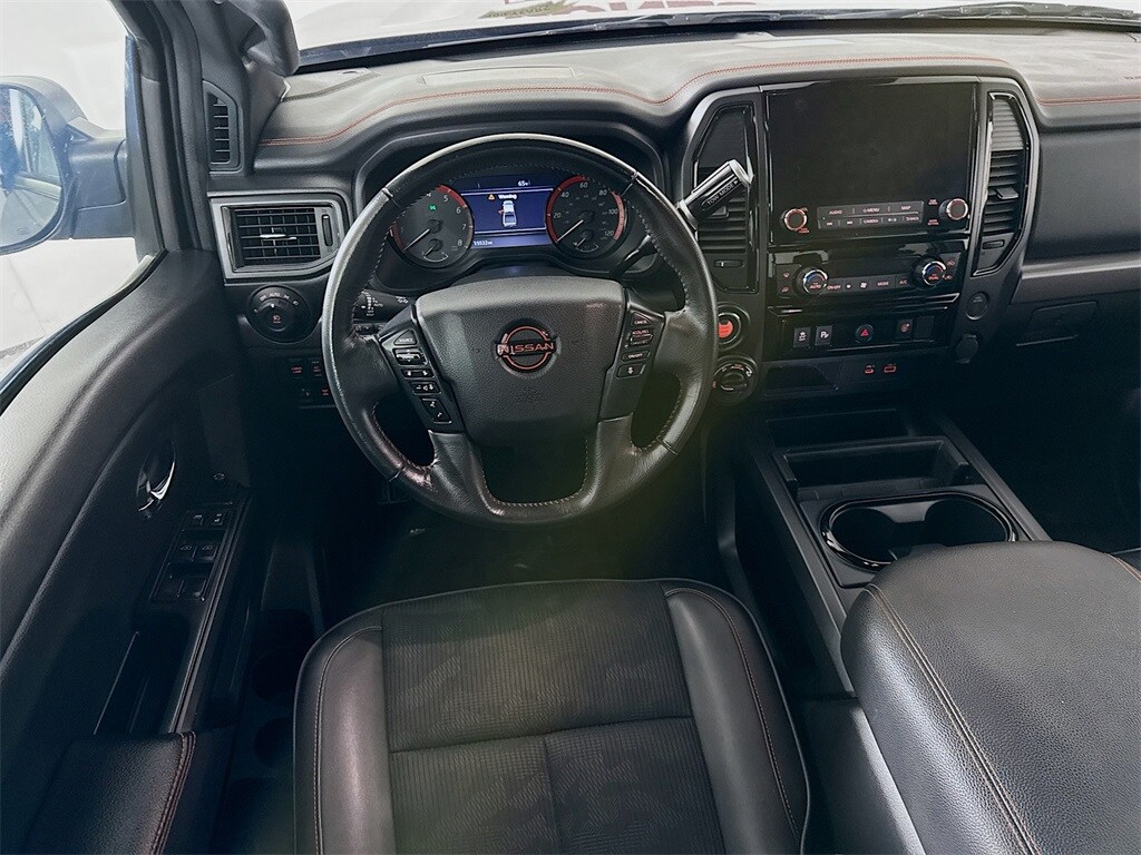 2024 Nissan Titan PRO-4X photo 3