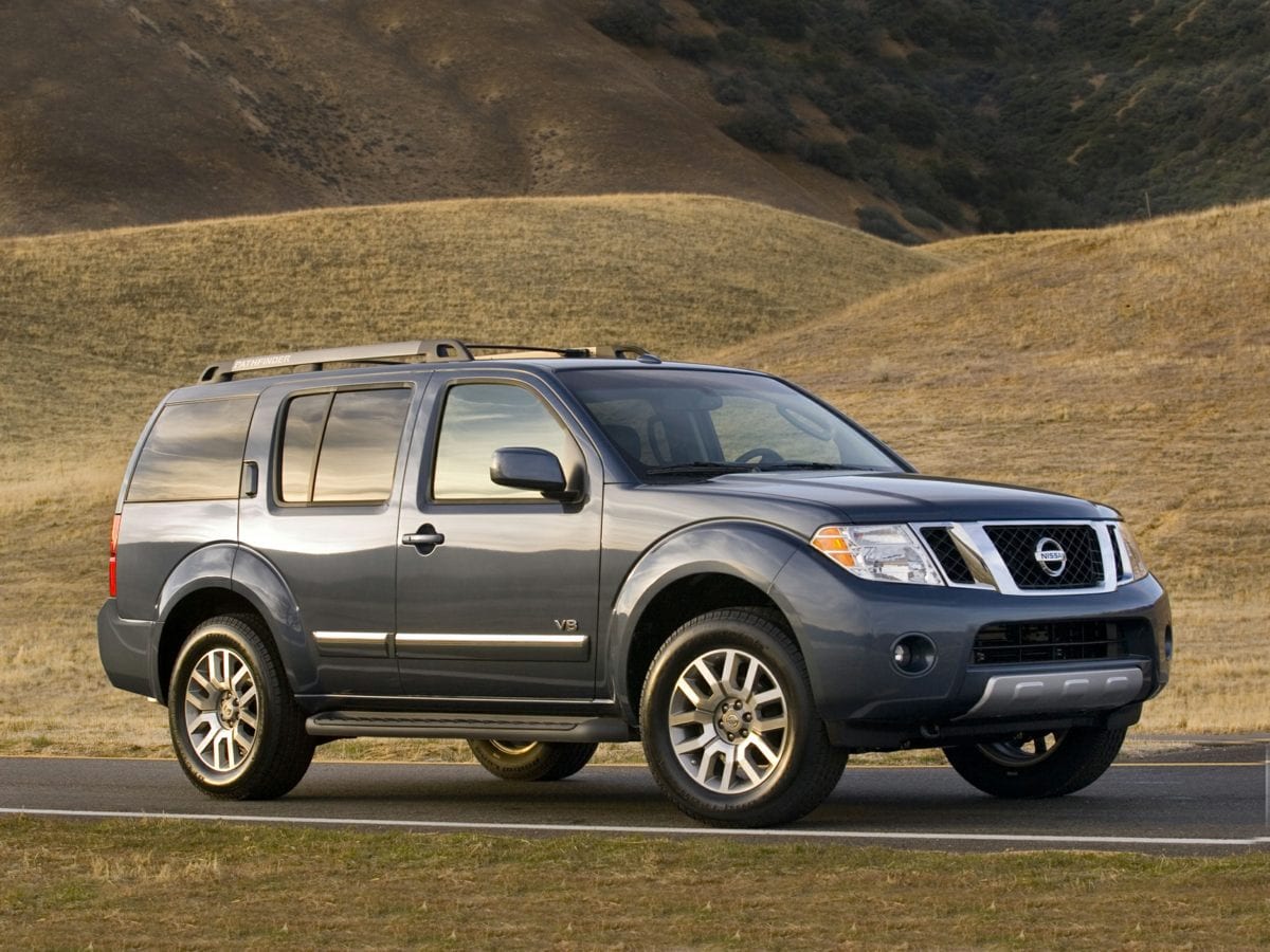 2011 Nissan Pathfinder LE's photo