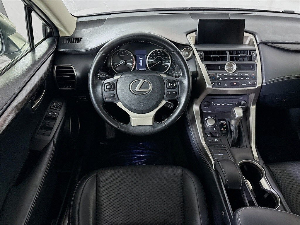 2015 Lexus NX 200t Luxury photo 3