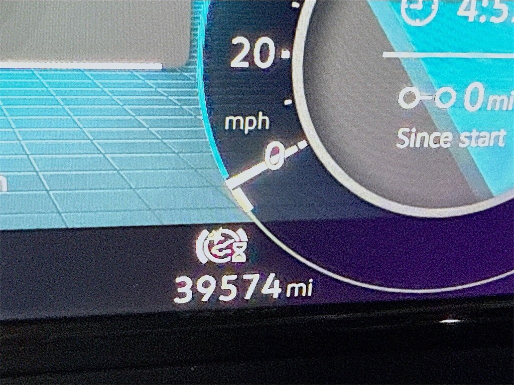 2024 Volkswagen Atlas Cross Sport SE Technology photo 3