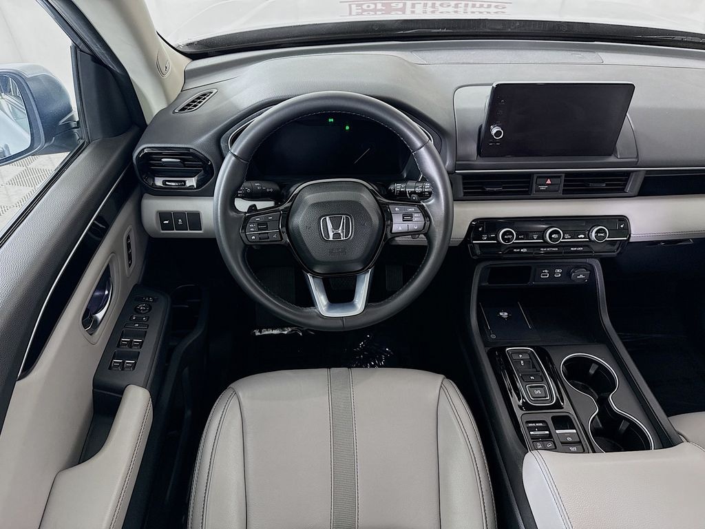 Used 2024 Honda Pilot Touring SUV