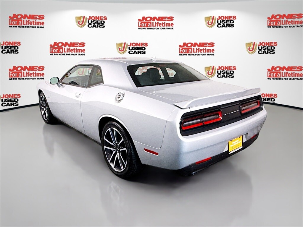 2022 Dodge Challenger R/T photo 2