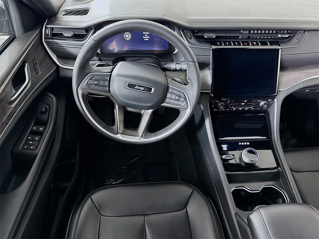 2024 Jeep Grand Cherokee Limited photo 3