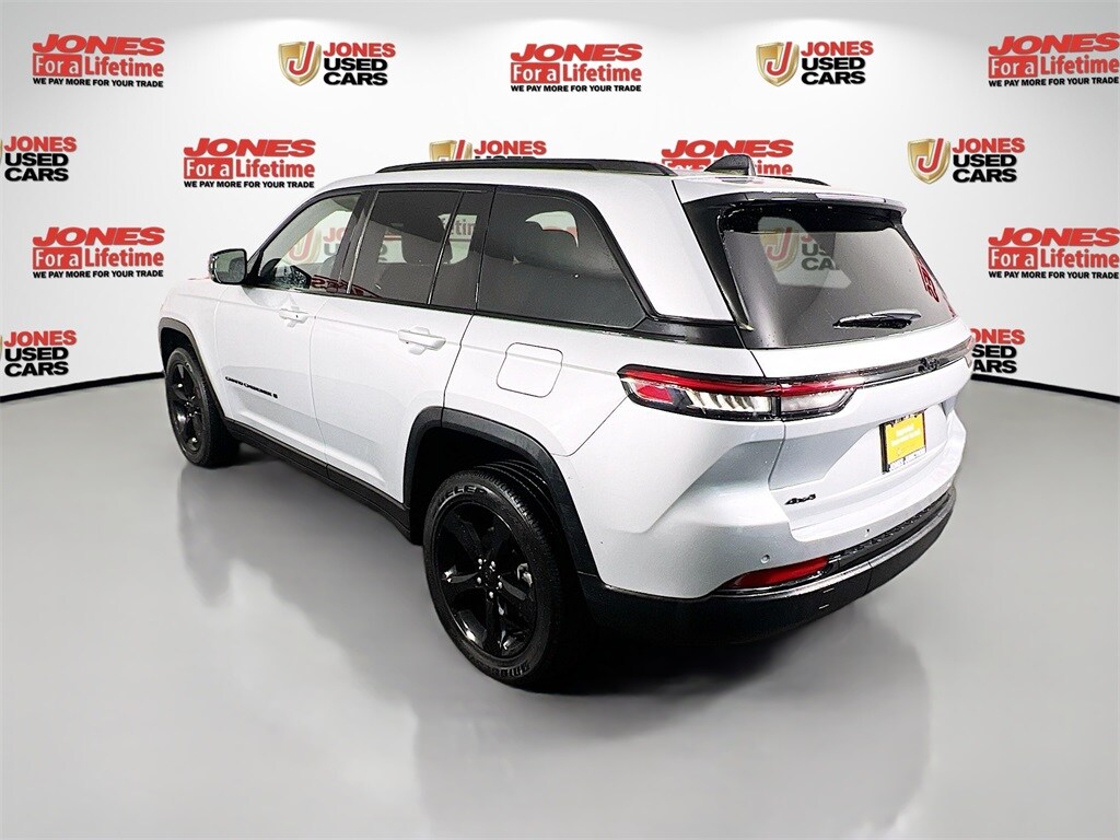 Used 2023 Jeep Grand Cherokee Altitude SUV