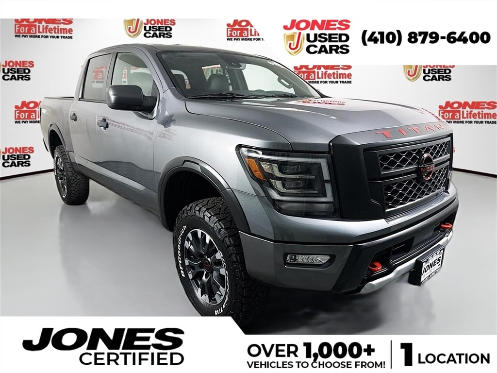 2024 Nissan Titan PRO-4X's photo
